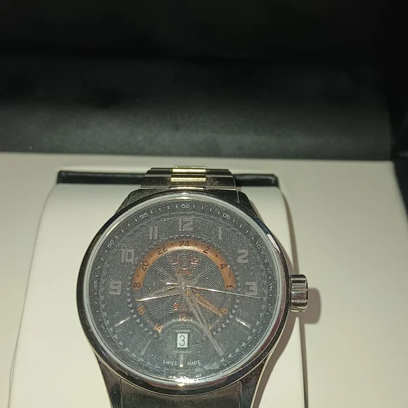 EVRI Silver and Black Men's Watch